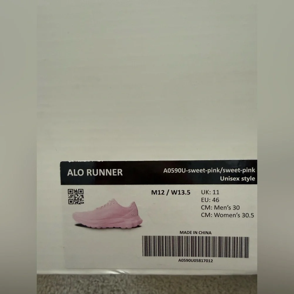 ALO Yoga Unisex Candy Heart Pink Runners 12M/13.5W